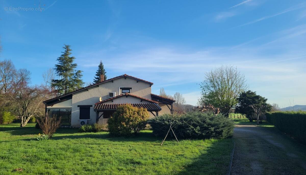 Maison à TREJOULS