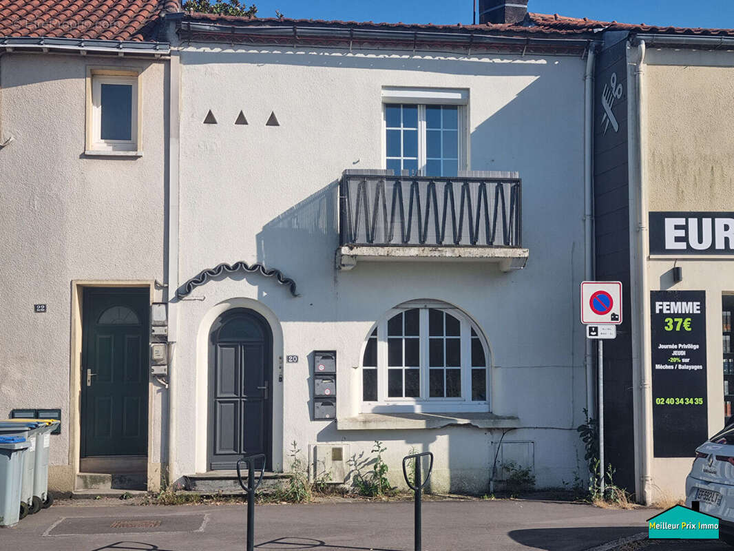 Saint Sébastien sur Loire - Immeuble de rapport - 3 studios + dépendance + cave - photo 14