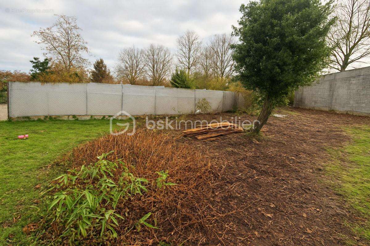 Maison à VILLENEUVE-SUR-YONNE