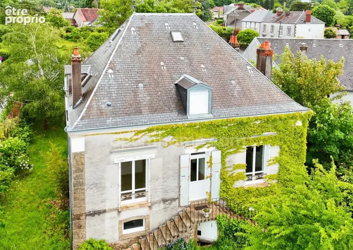 Maison de Charme et de Caractère -175 m² environ - 10 pièces - 7 chambres - Terrain 1450 m² environ - SAINT SULPICE LES FEUILLES - photo 8