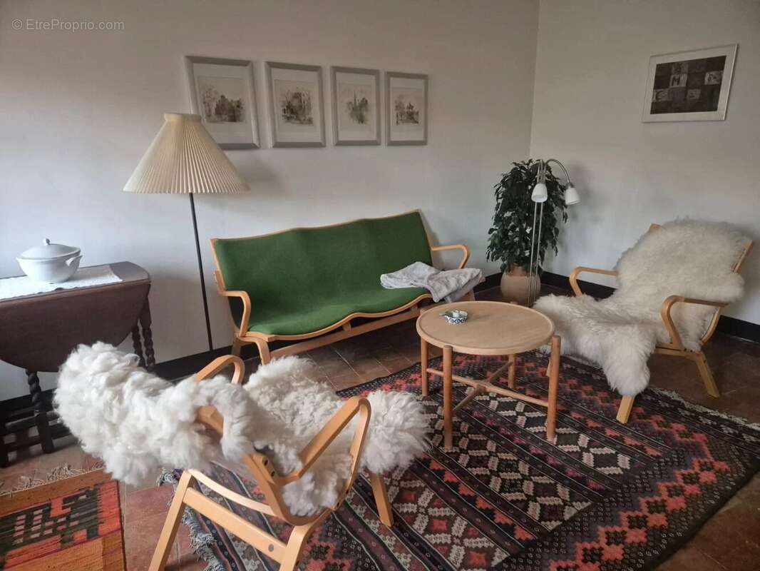 Appartement à COTIGNAC