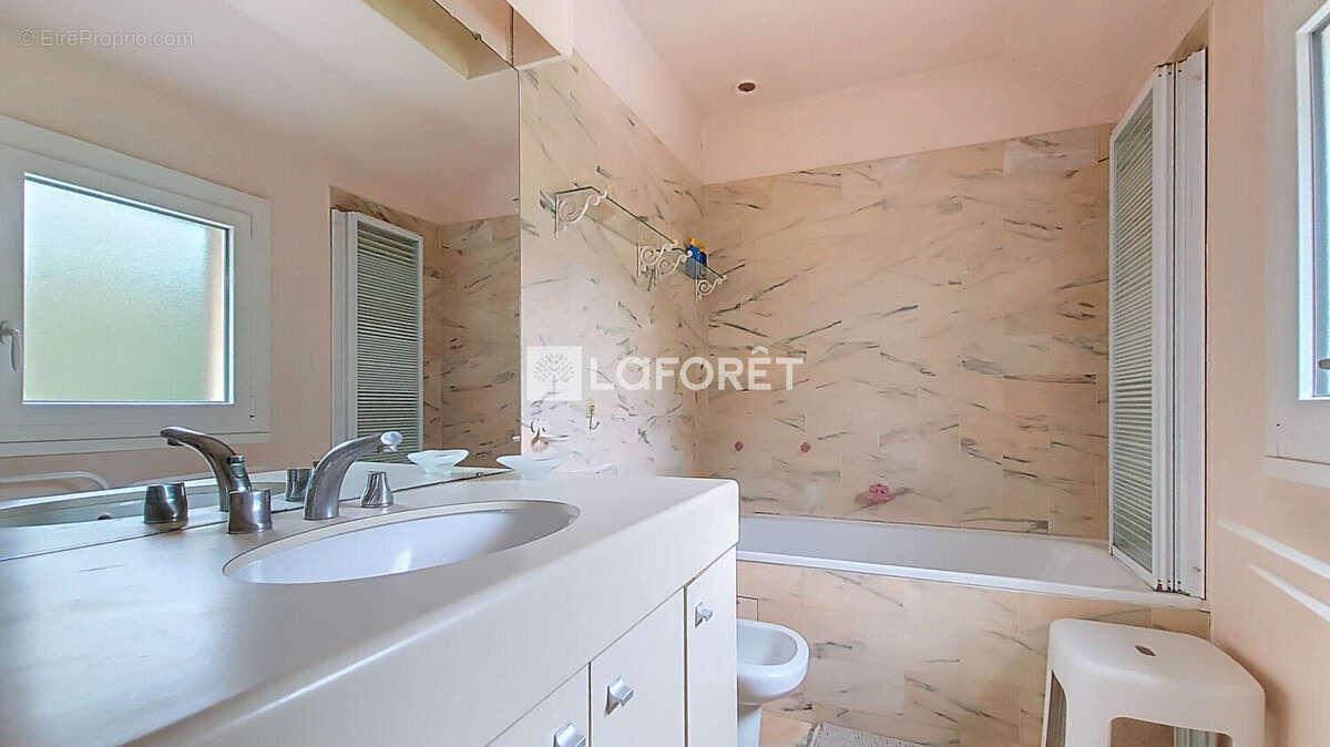 Maison à MONTMORENCY