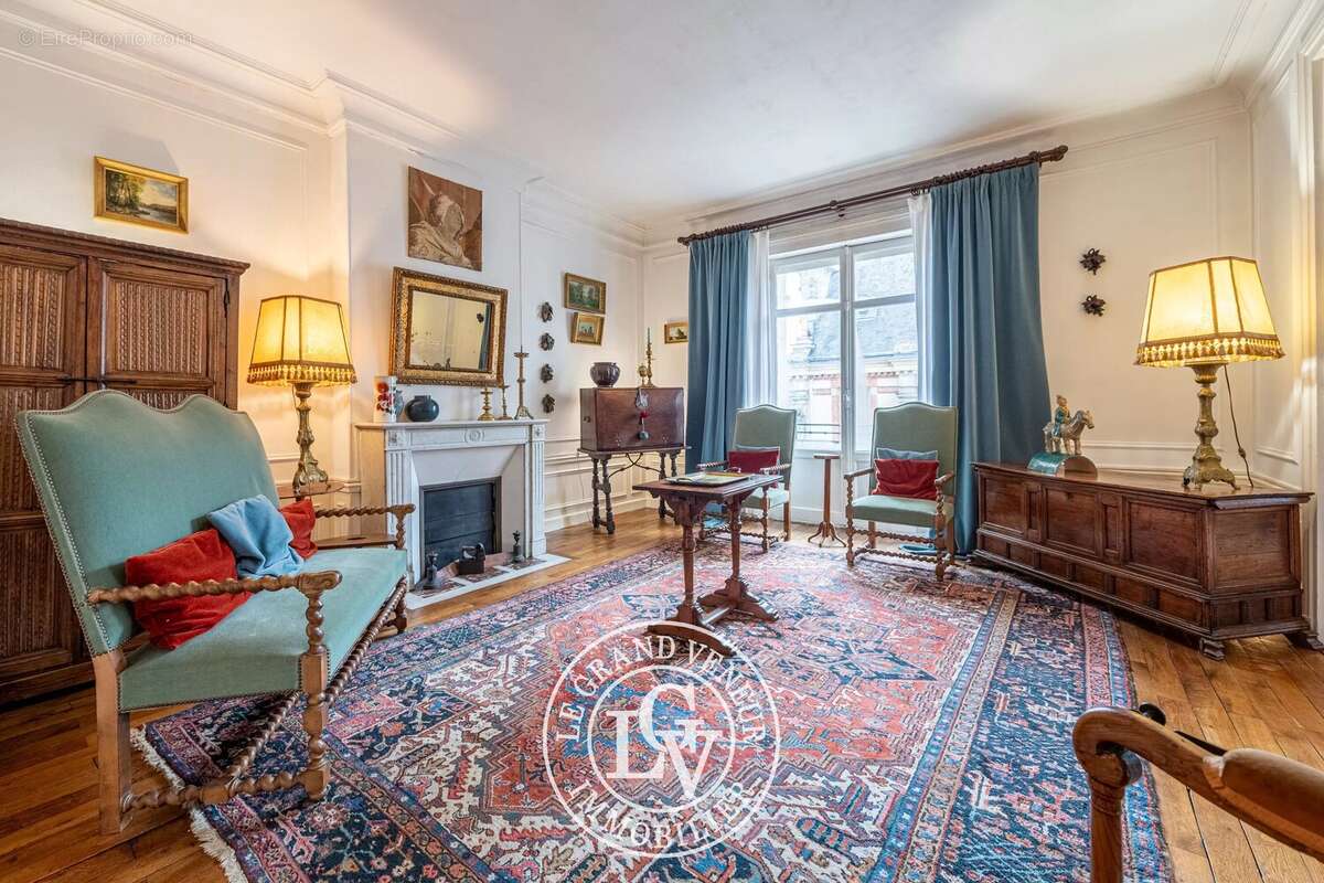 Appartement à FONTAINEBLEAU