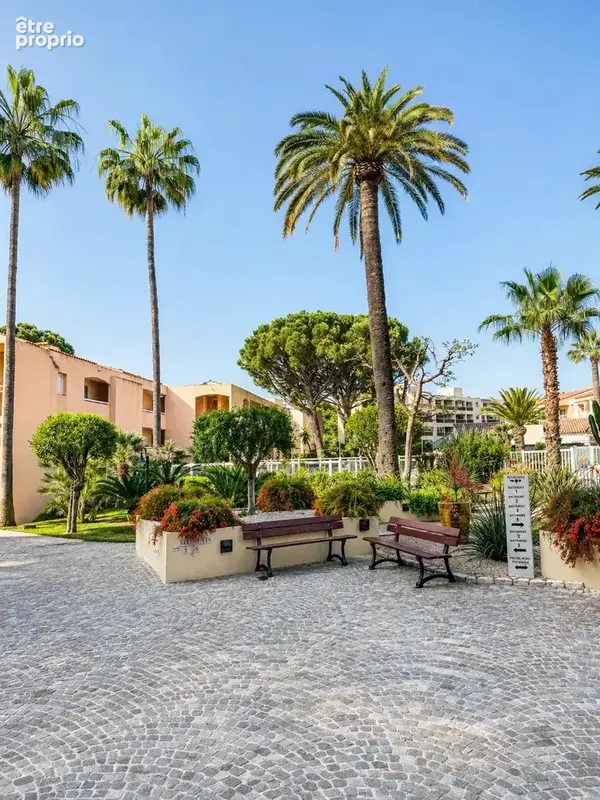 EXCLUSIVITÉ Golfe-Juan, 2/3P , aperçu mer - Résidence avec piscine - Parking. - photo 10