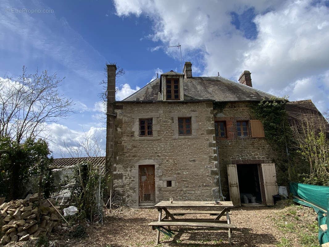Maison à LIGNIERES-ORGERES