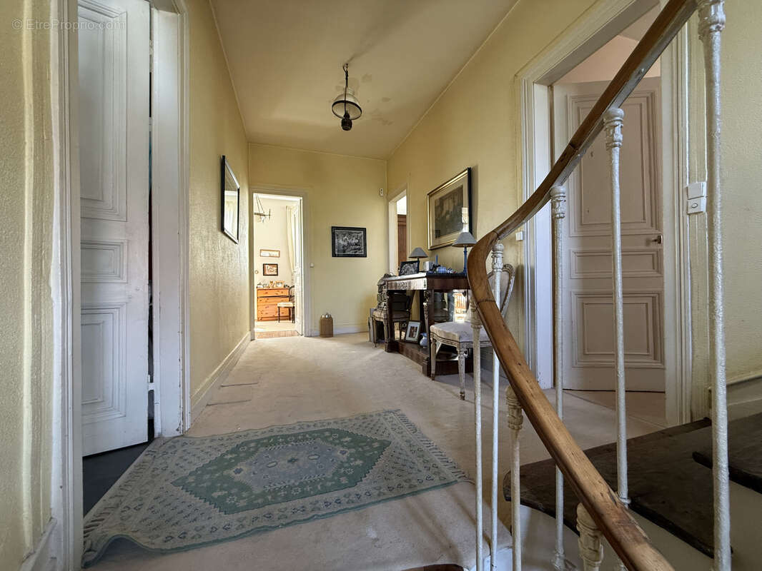 Exclusivite amiens bas henriville elegante maison bourgeoise 306 m2 - porte cochere et jardin - photo 13