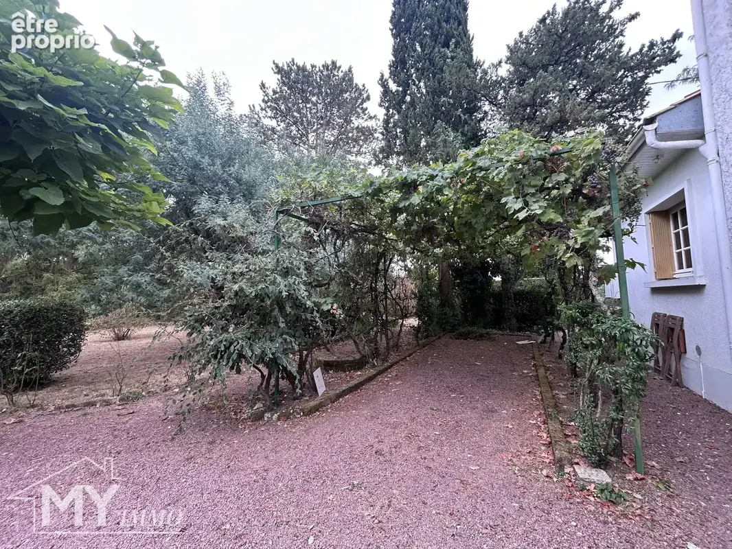 PINEUILH : Maison proche des commodités, jardin arboré, garage et terrasse couverte - photo 20