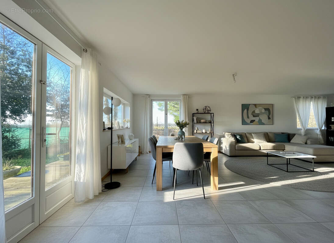 Maison plain pied 5 pièces 137 m2 - photo 4