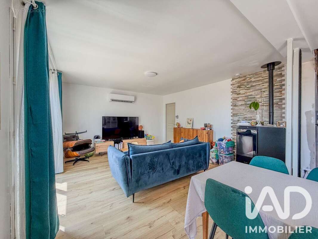 Maison 114 m² à Lussant  - photo 2