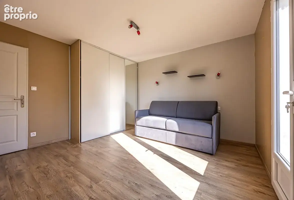 Maison avec nombreuses dépendances et grand jardin - photo 10
