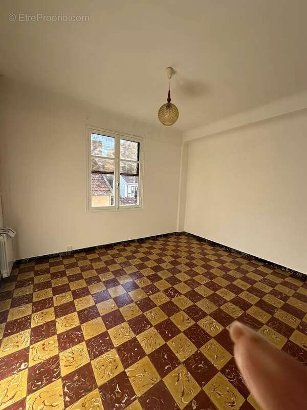 Maison à SAINT-LAURENT-DU-VAR