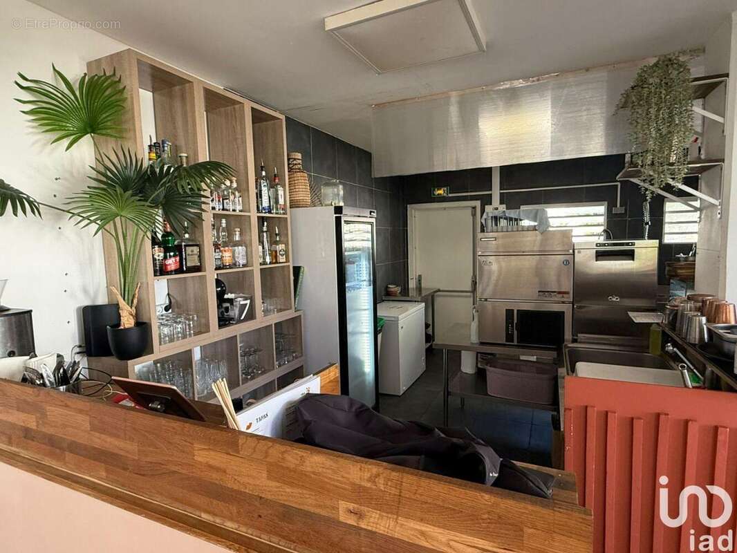 Photo 2 - Commerce à SAINT-PIERRE