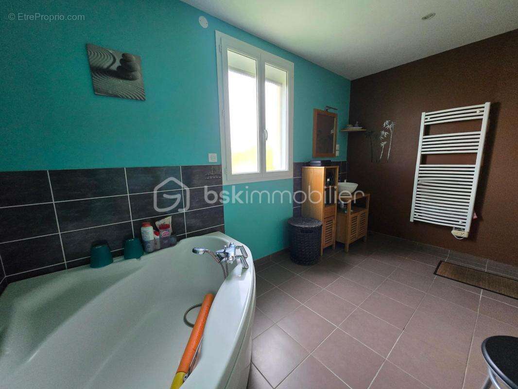 Magnifique Pavillon de plain pied de 2012 de 230m² à Germigny sur Loire - photo 26