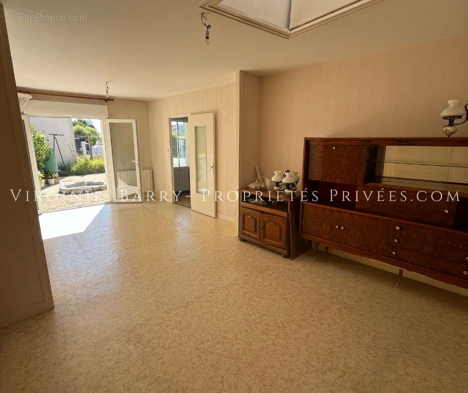 Maison de plain pied avec veranda et exterieur - photo 2