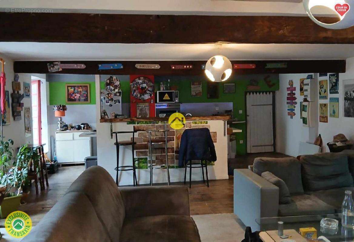 Maison à SAINT-ETIENNE-DE-FURSAC