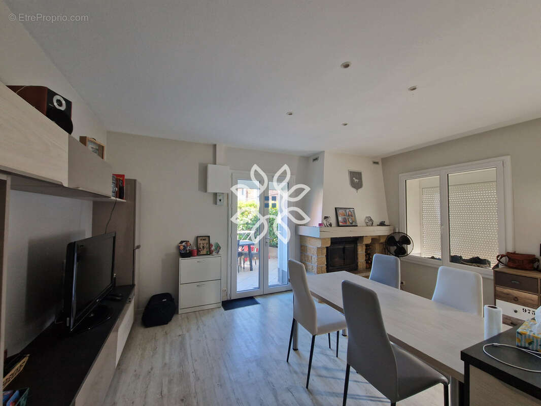 Charmante maison de village à Vergongheon   Un cocon familial plein de potentiel ! - photo 11