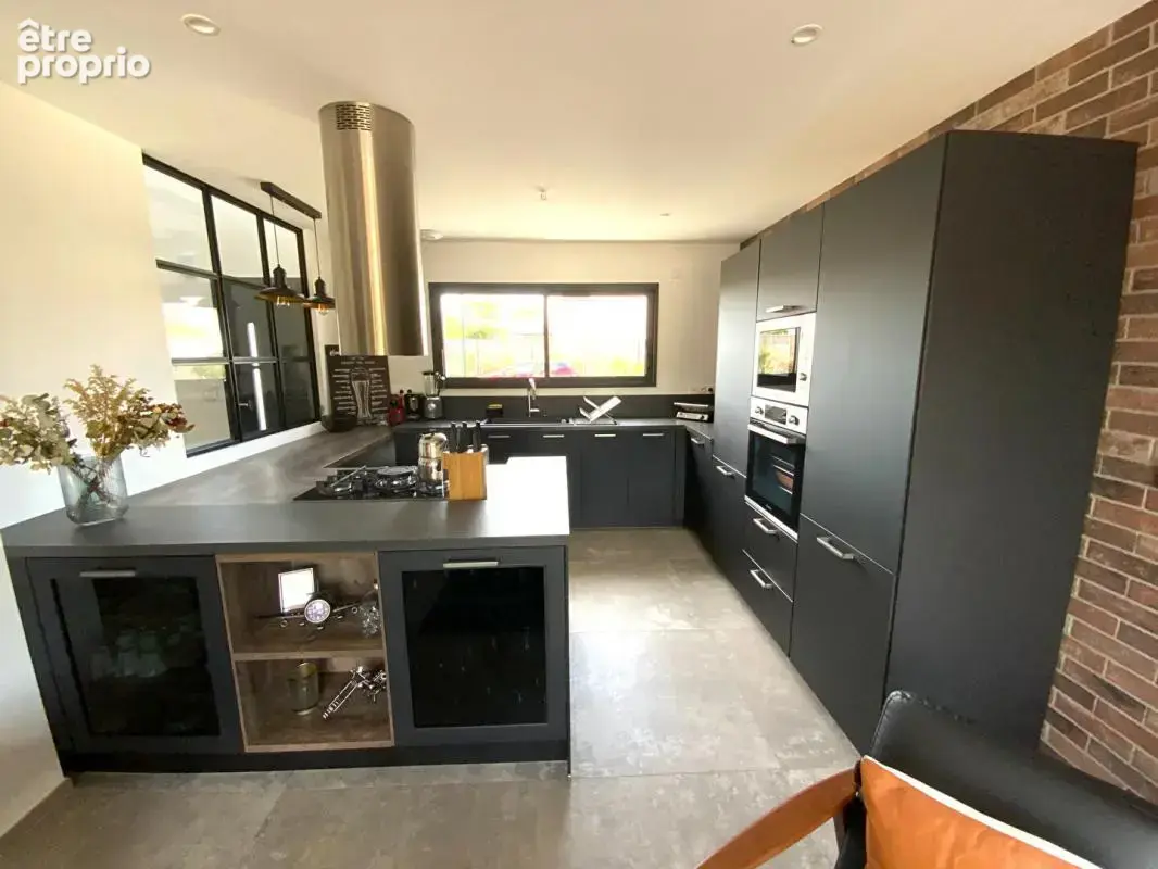 GETIGNÉ -À proximité à pied du bourg.Maison familiale - photo 3