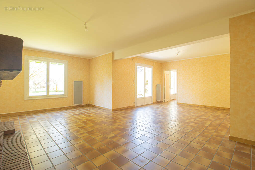 Maison à BRIOLLAY