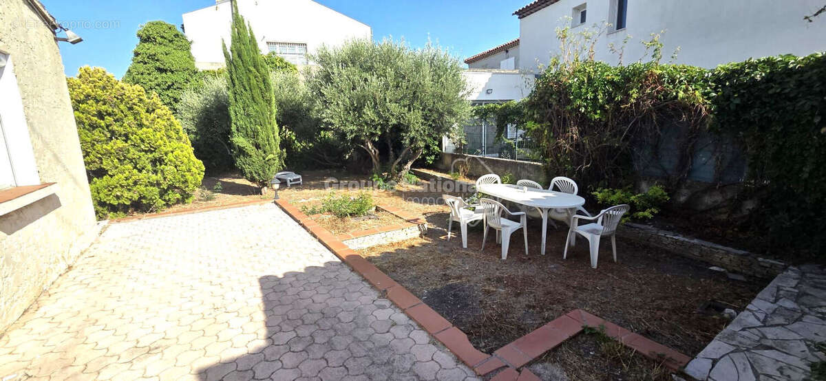 Quartier VERDURON HAUT ! Belle maison de type 4 de 90 m² sur parcelle de terrain de 530 m² arborée et piscinable  avec cuisine d - photo 16