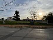 Terrain à LA TOUR-DE-SALVAGNY