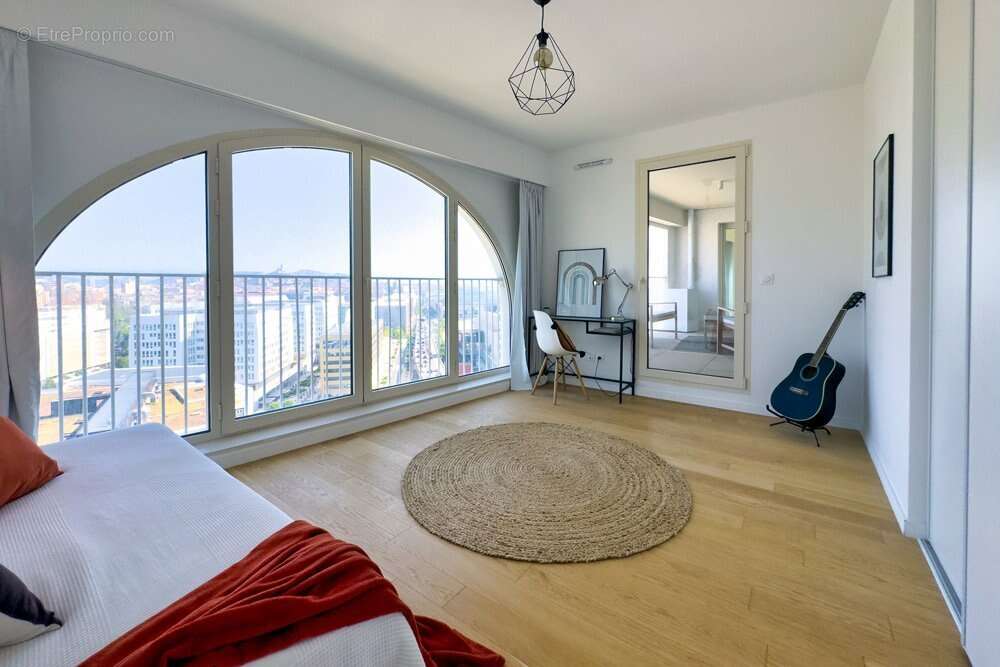Appartement à MARSEILLE-2E