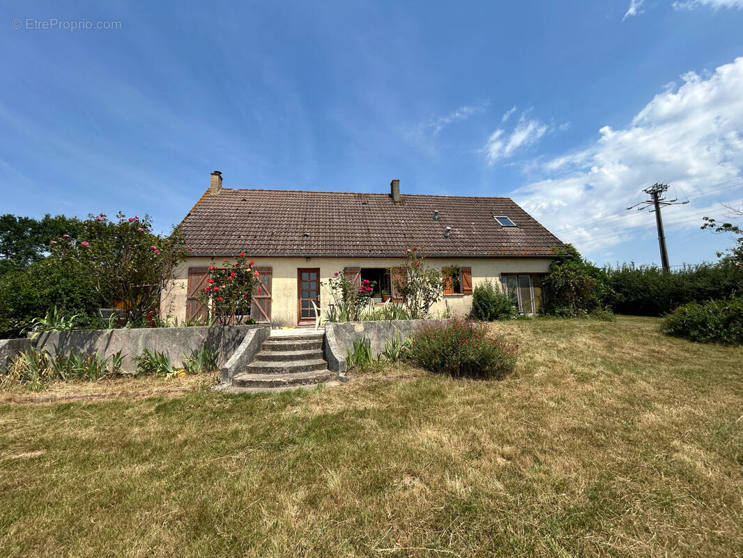 Maison à LONGNY-AU-PERCHE