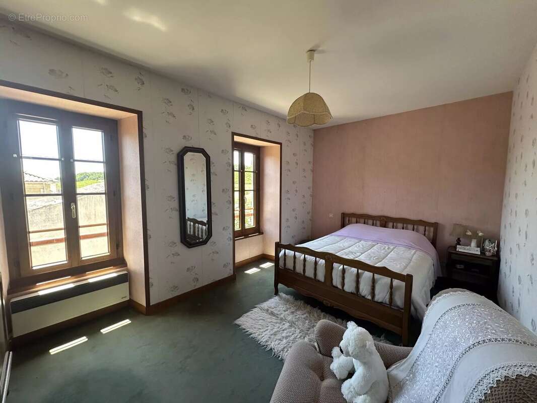 Maison à SAINT-GEORGES-DES-AGOUTS