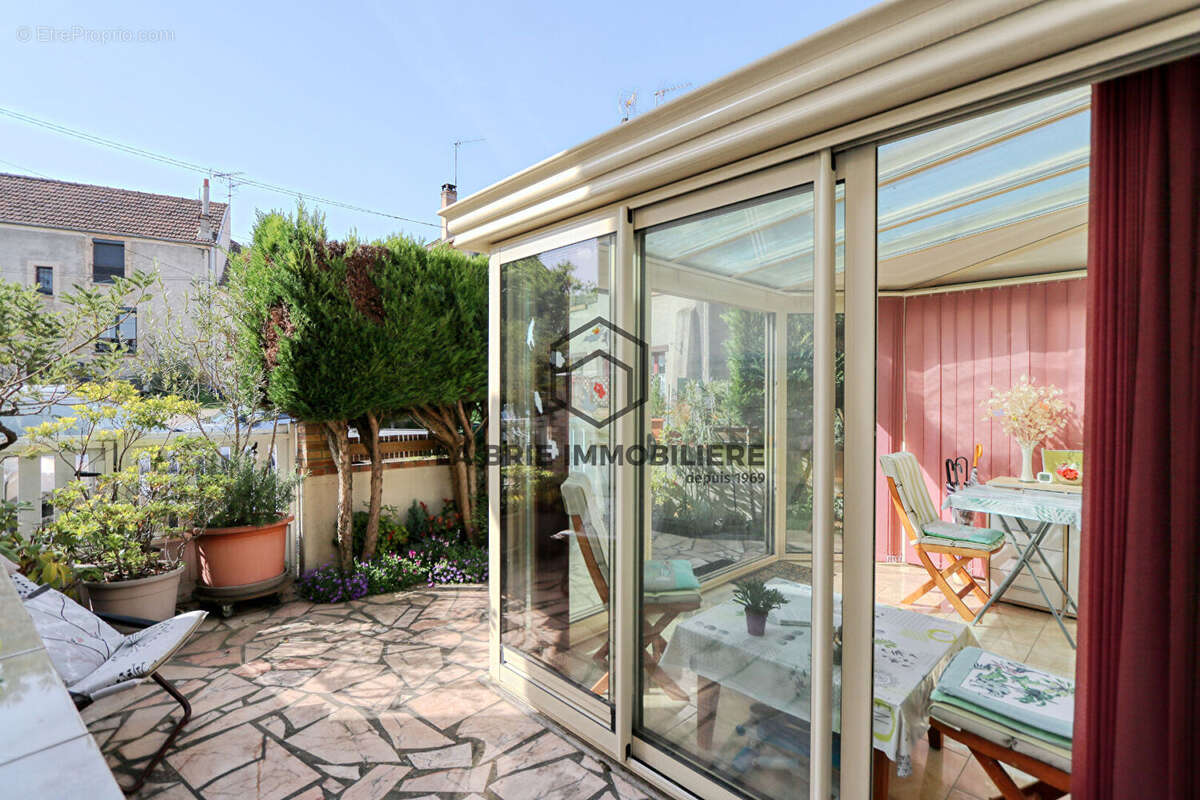 Maison à VILLECRESNES