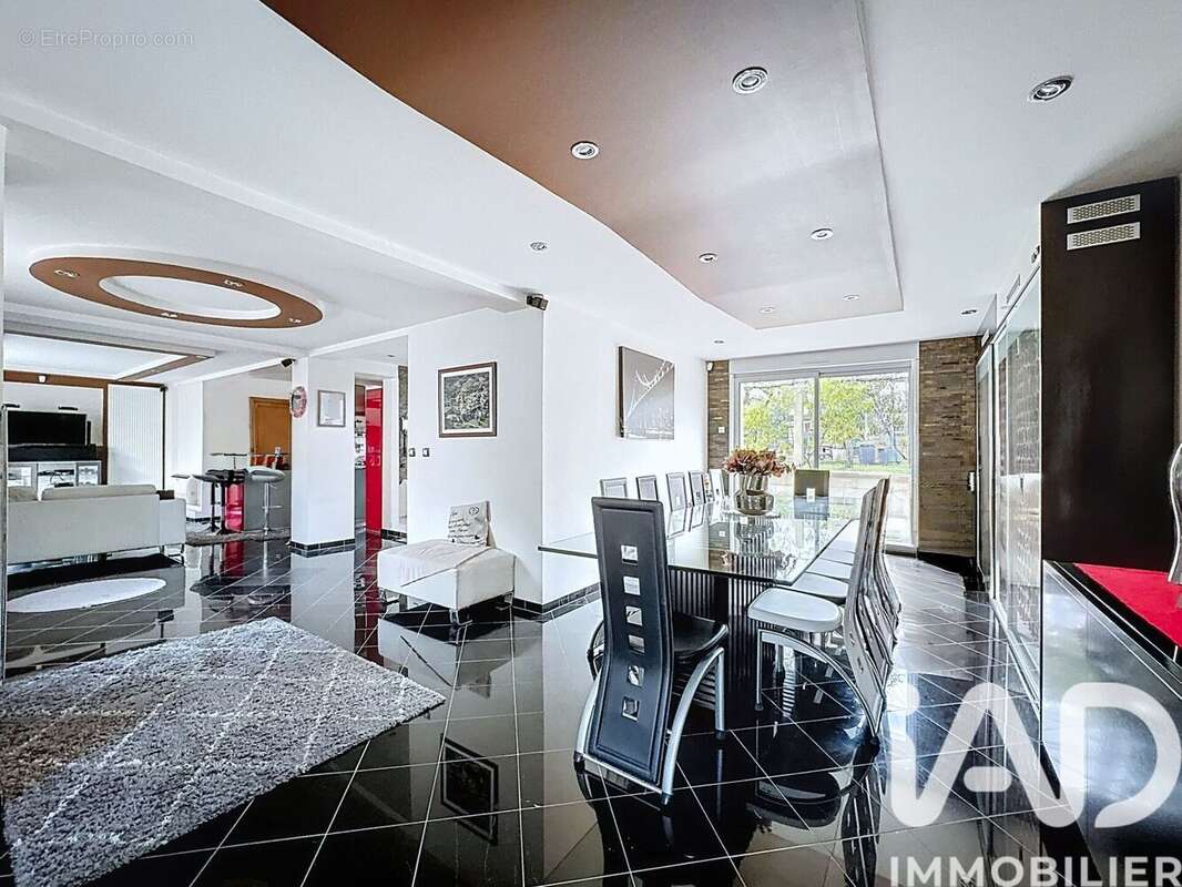 Photo 2 - Maison à YERRES