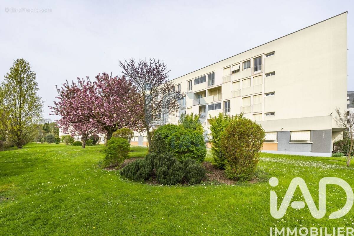 Photo 1 - Appartement à CHEVILLY-LARUE