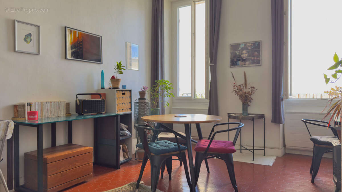 Appartement à MARSEILLE-5E
