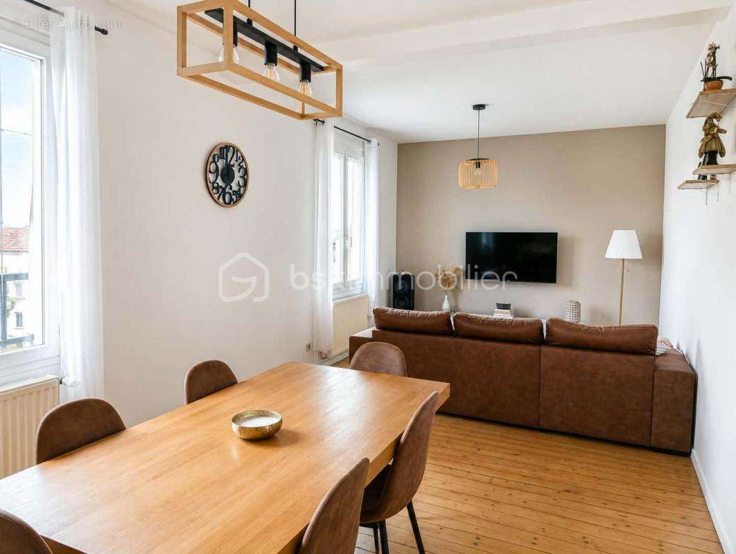EXCLUSIVITÉ – AMAGNE – Maison de caractère des années 30 avec 2 849 m² de terrain - photo 2