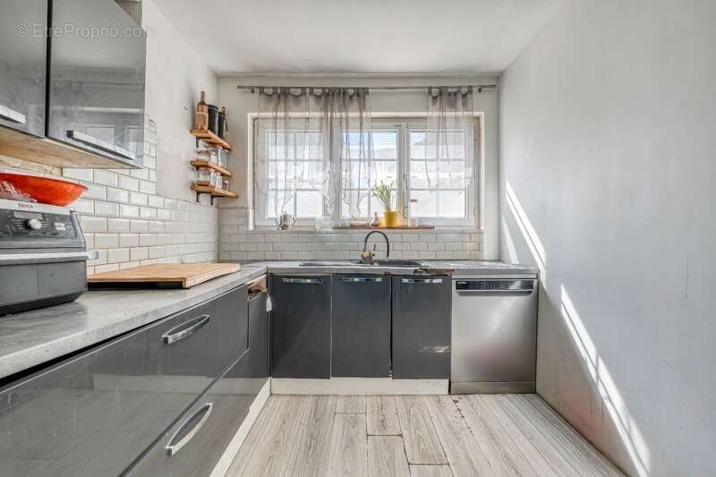 Christophe Michaudelle – EXCLUSIVITE CAPIFRANCE - vous propose à MEAUX proche de toutes commodités à pied : maison - 6 pièces -  - photo 11