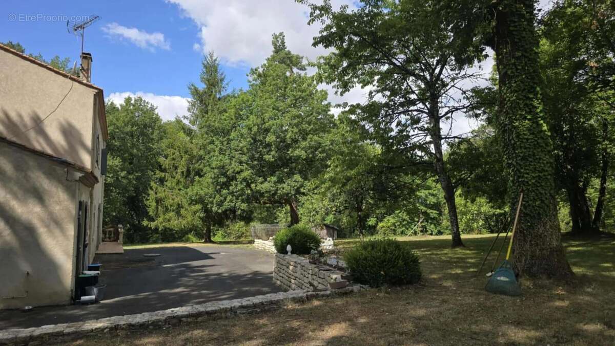 Maison à FOUQUEBRUNE