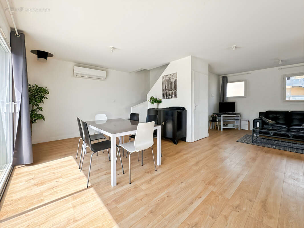 À vendre   Maison lumineuse avec jardin à Saint-Jean-de-Thurigneux - photo 4