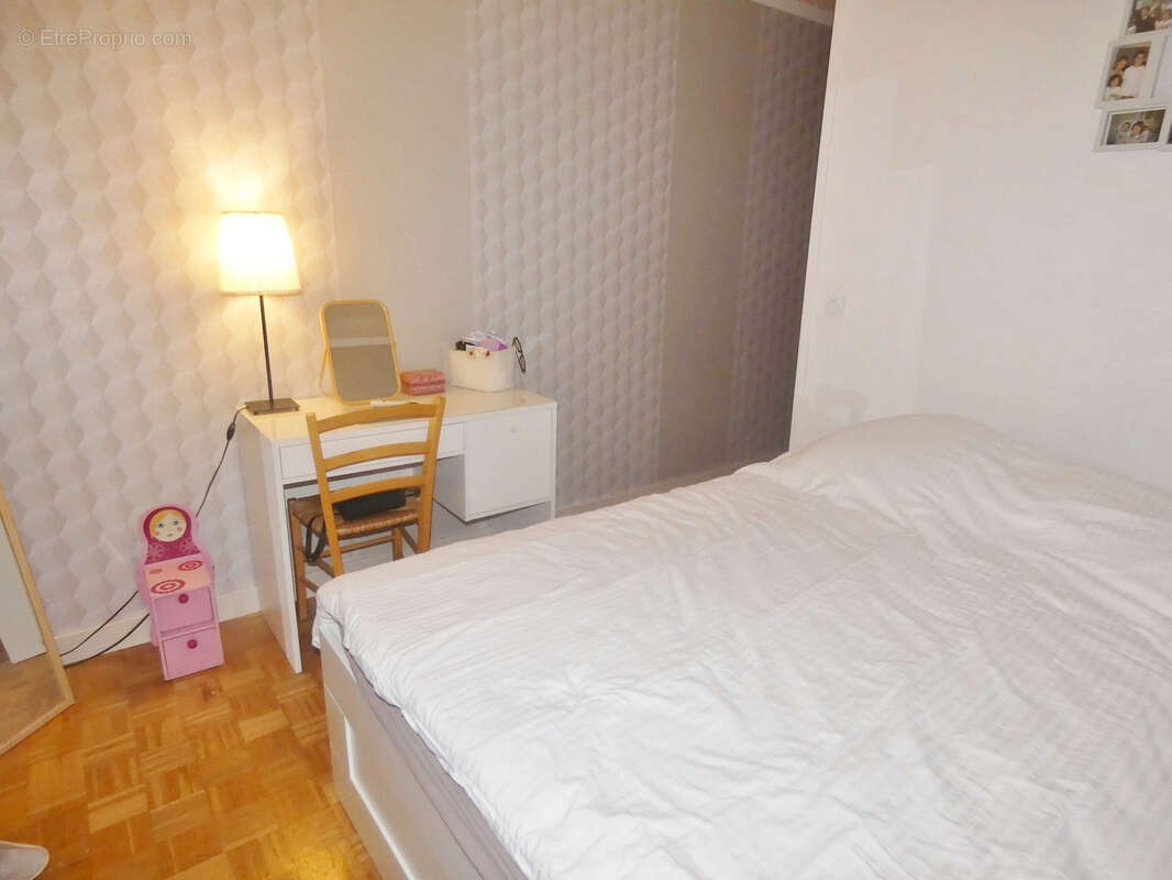 PONTOISE - APPARTEMENT 4 pces - 81 m2 - Cave - Place parking - - photo 13