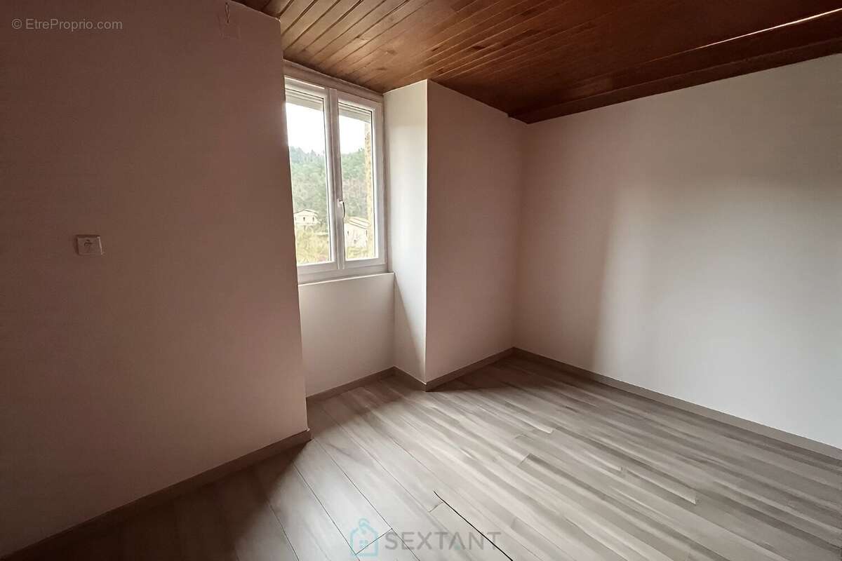 Appartement à BESSEGES