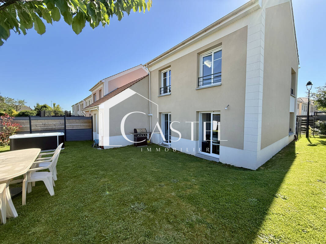 Maison à LES ALLUETS-LE-ROI