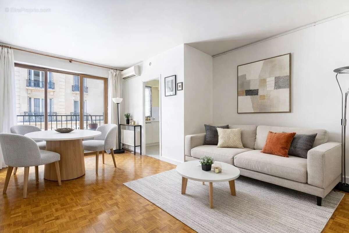 Appartement à PARIS-15E