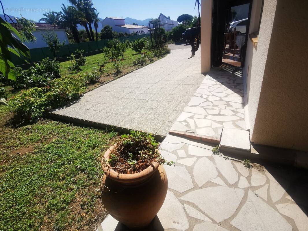 BELLE VILLA P.PIED T.5 sur terrain 1136 m2 - photo 4