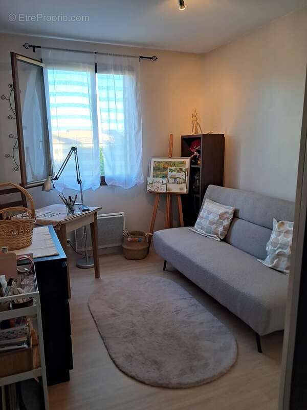 Maison à SAINT-JULIEN-DE-PEYROLAS