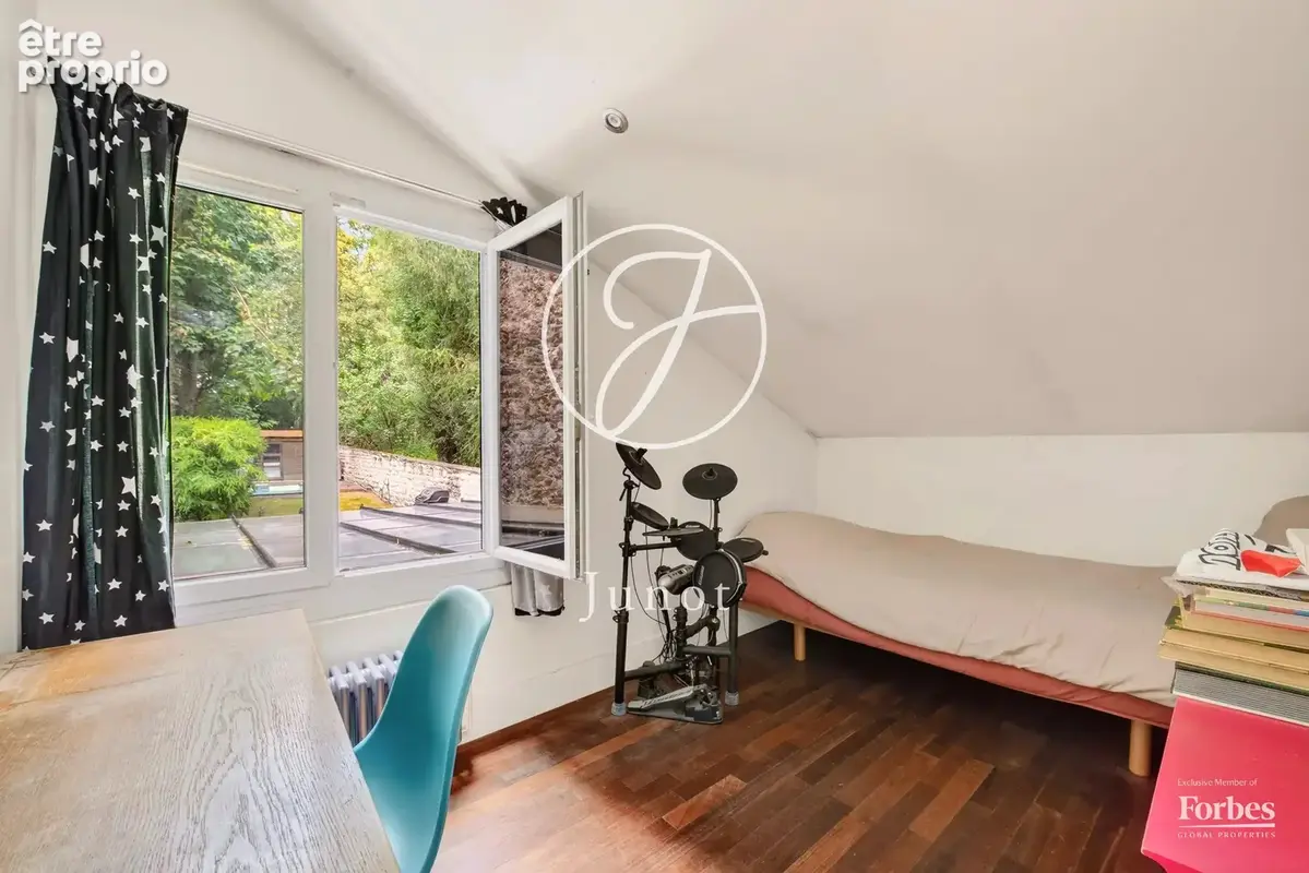 Saint-Cloud - MARCHÉ DES AVELINES - Maison 106 m² - Jardin 125 m² - photo 12