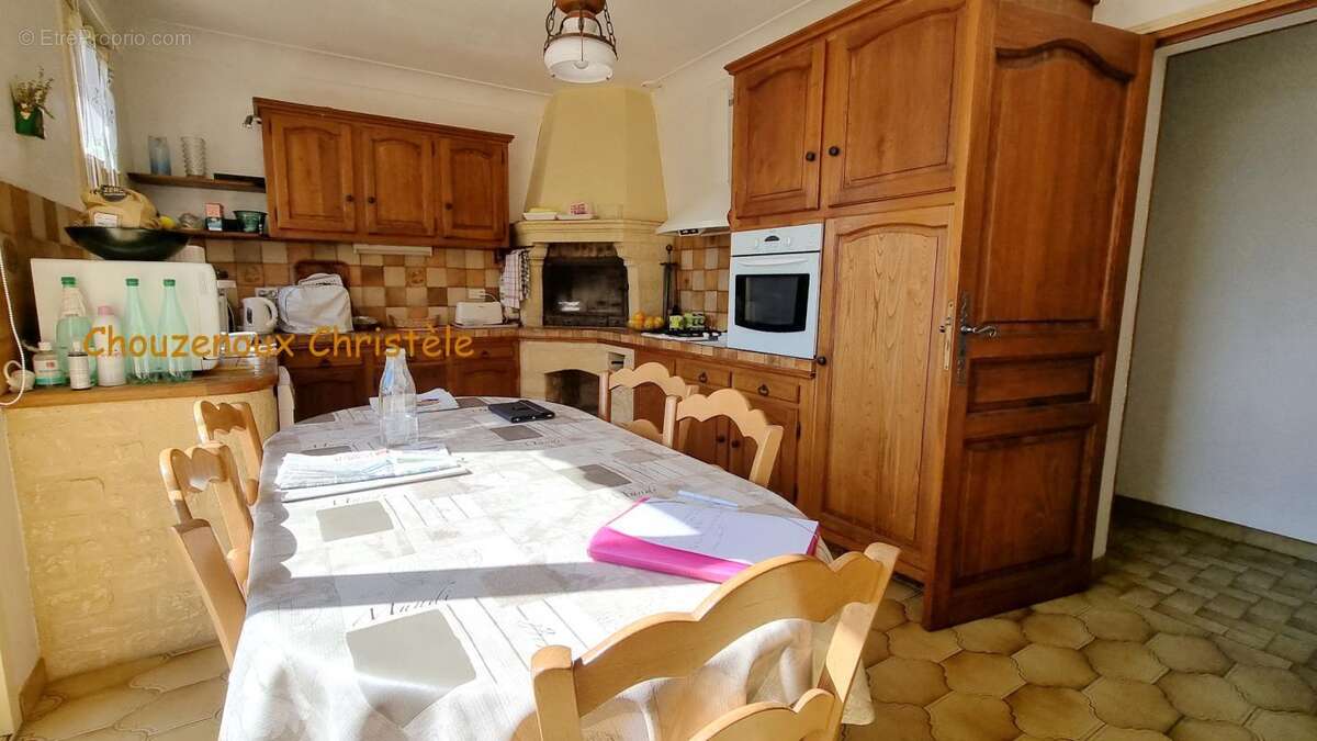 24200 Sarlat La Caneda :Maison et gîte, dépendances et piscine sur 5000m² - photo 3