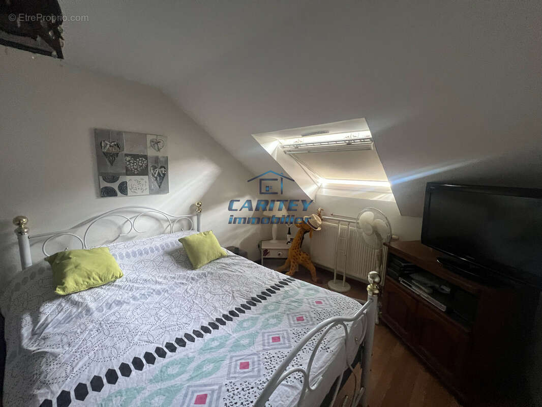 Immeuble de rapport - centre ville de LURE (70200) - photo 11
