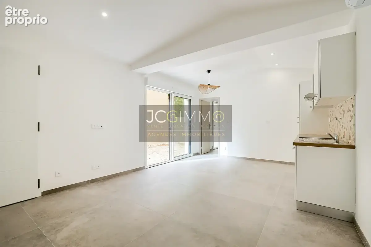 Maisonnette entièrement rénovée avec terrasse ! - photo 4