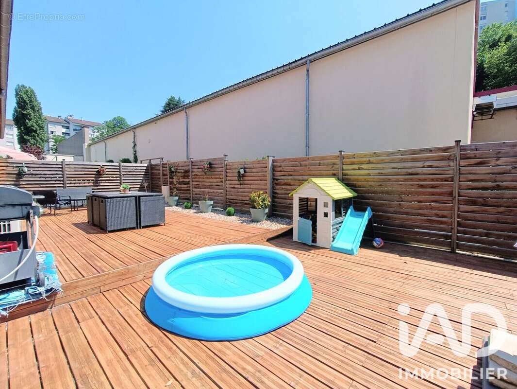 Appartement 87 m² à Saint-Etienne  - photo 4