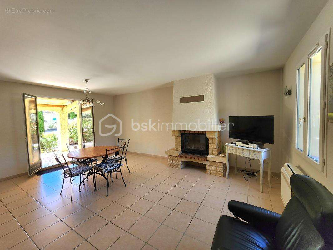 Villa 4 chambres avec piscine sur 2200m² env de terrain - photo 9