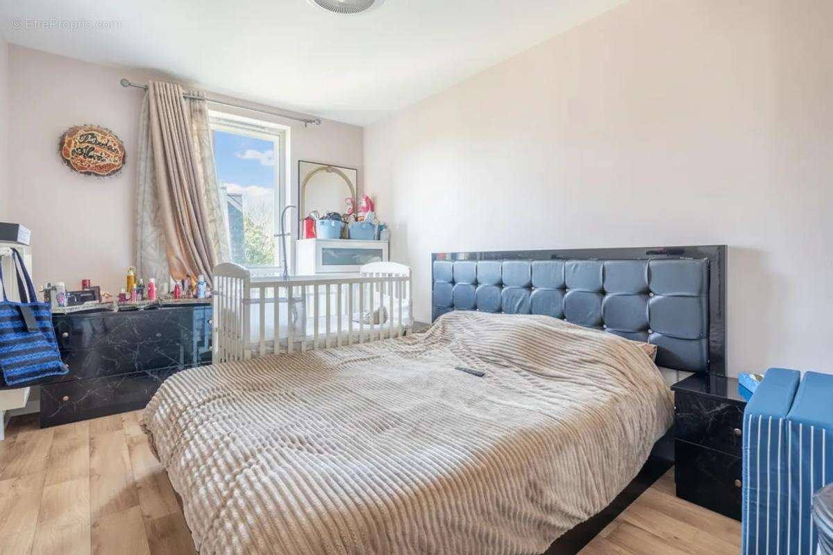 Appartement à DUGNY