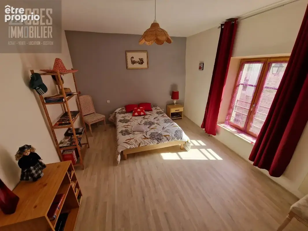 Maison de village en pierre 2 faces de type 3/4 avec remises et cour attenantes - photo 8