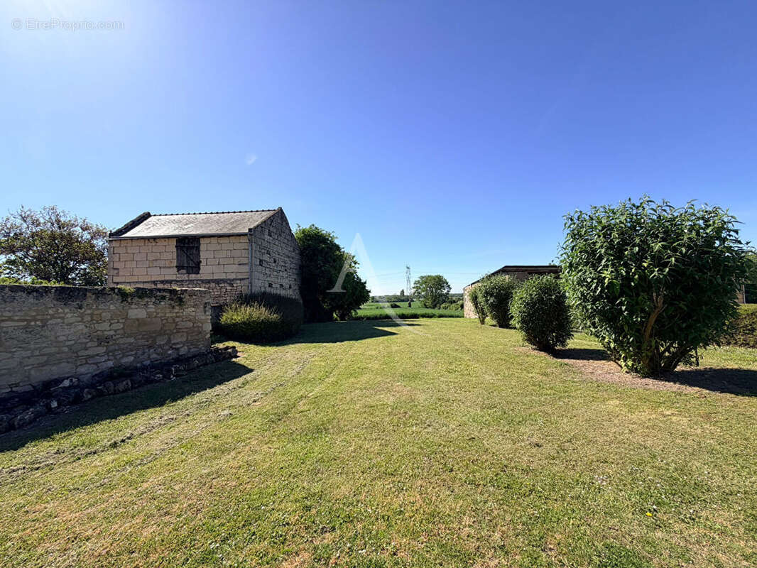 Maison à COURCHAMPS